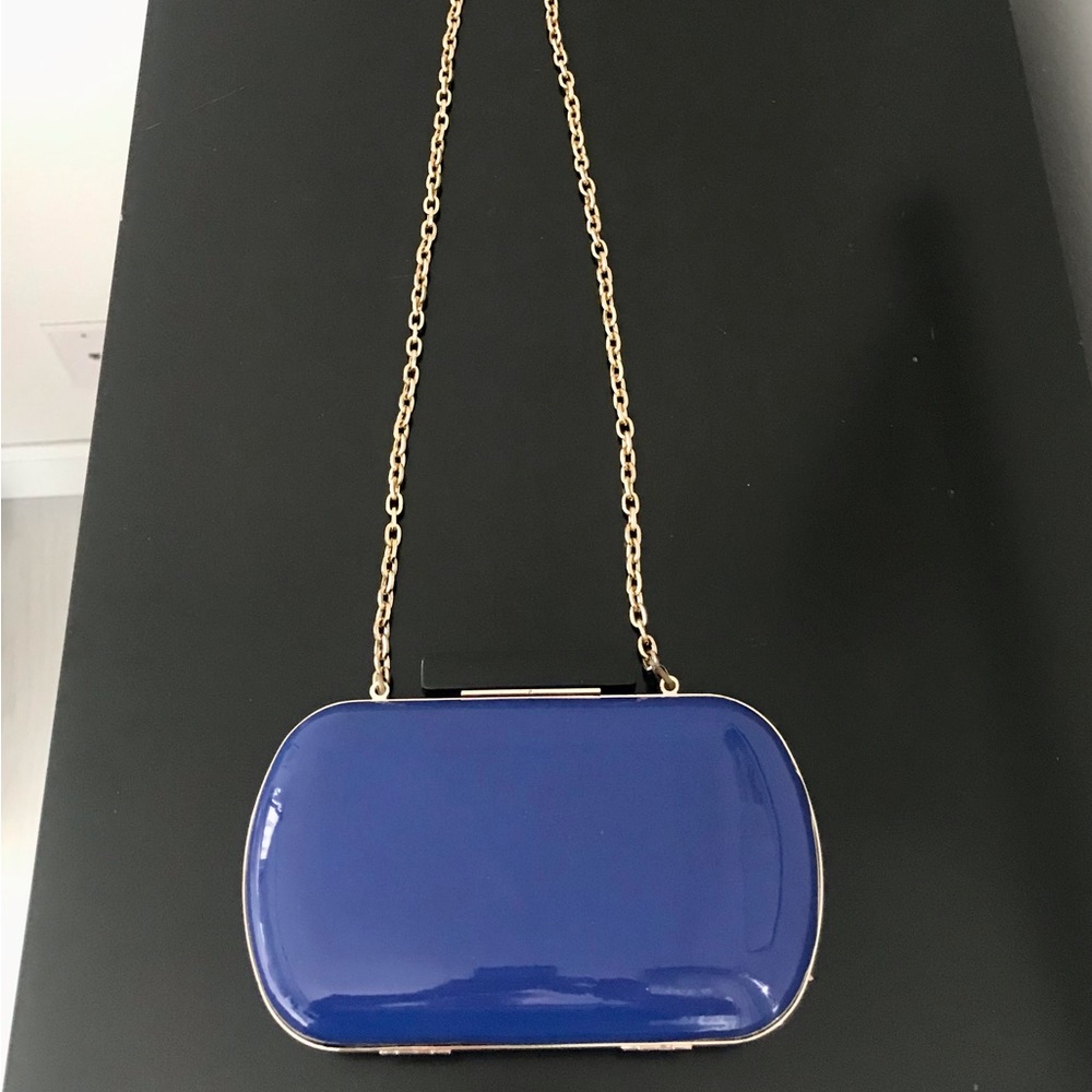 Urban Expressions Crossbody with chain strap